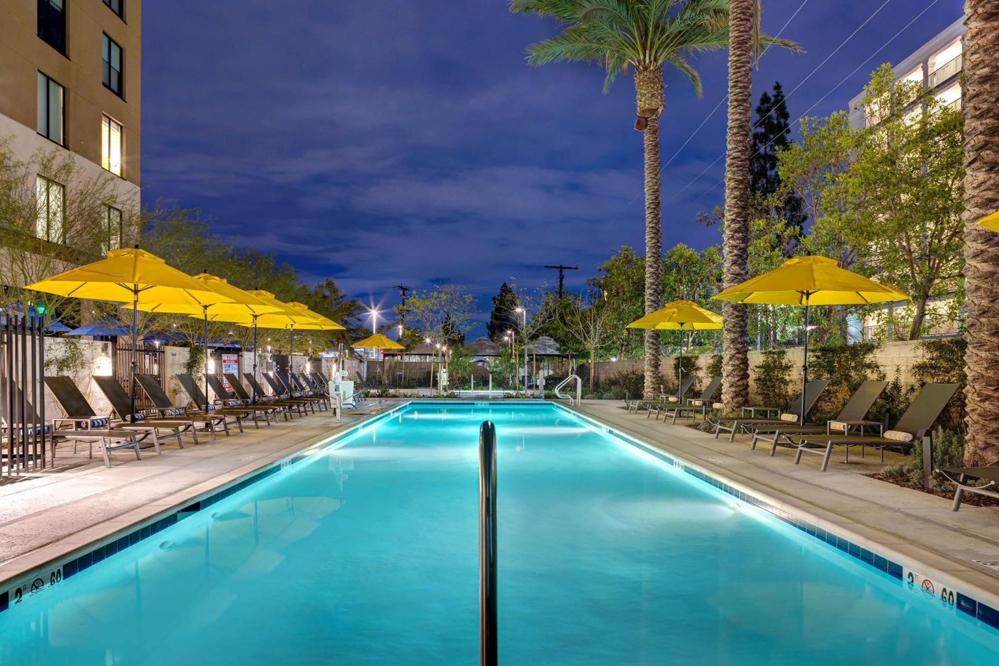 Hilton Garden Inn Anaheim Resort Ngoại thất bức ảnh